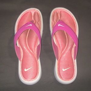 💞 Nike Sandals 💞